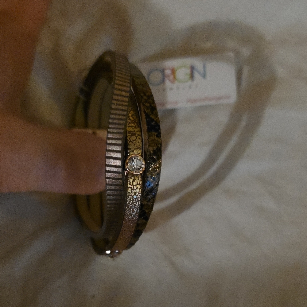 Elegant Black and Gold Bangle Set